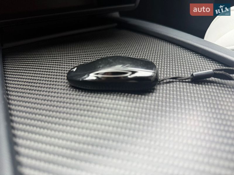 Лифтбек Tesla Model S 2020 в Тернополе