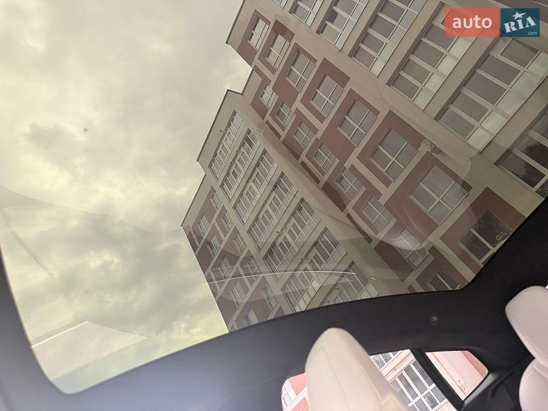 Лифтбек Tesla Model S 2020 в Тернополе