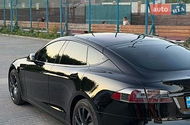 Лифтбек Tesla Model S 2017 в Луцке