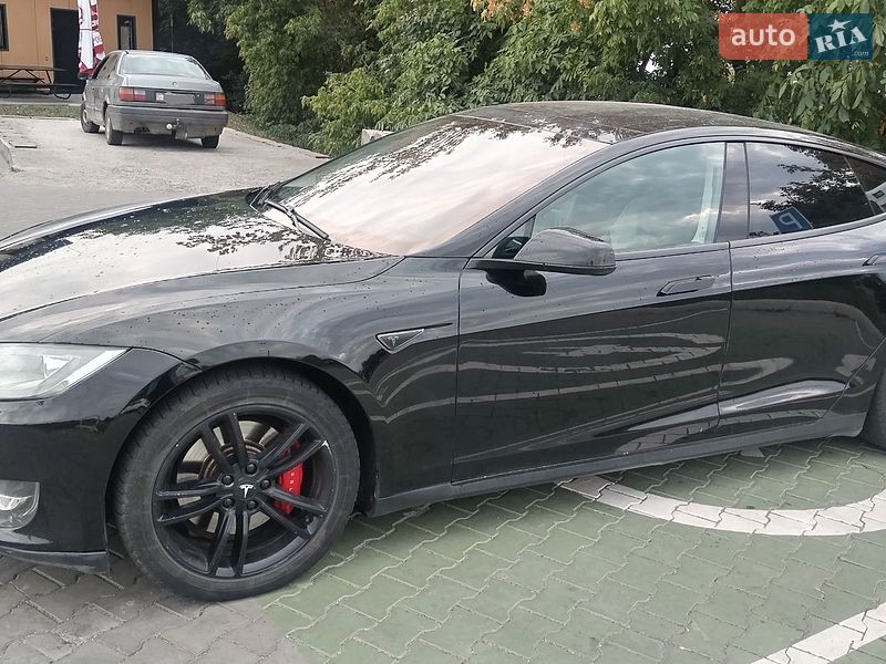 Ліфтбек Tesla Model S 2014 в Хмельницькому