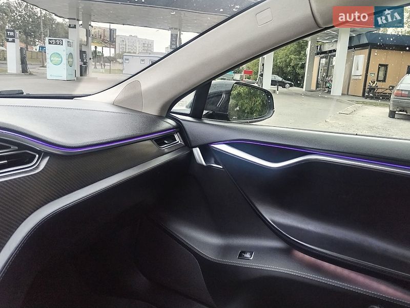 Ліфтбек Tesla Model S 2014 в Хмельницькому