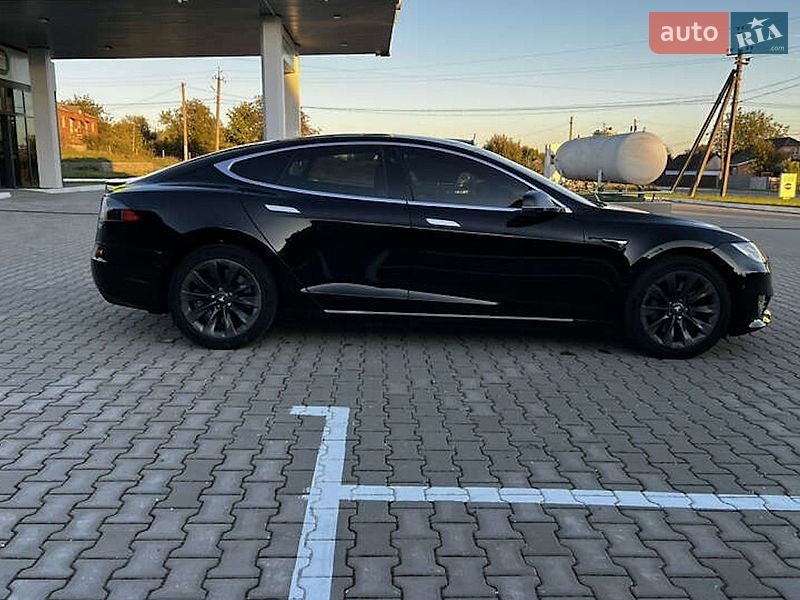 Ліфтбек Tesla Model S 2018 в Рівному