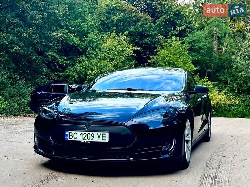 Tesla Model S 2015