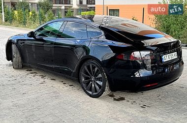 Ліфтбек Tesla Model S 2017 в Івано-Франківську