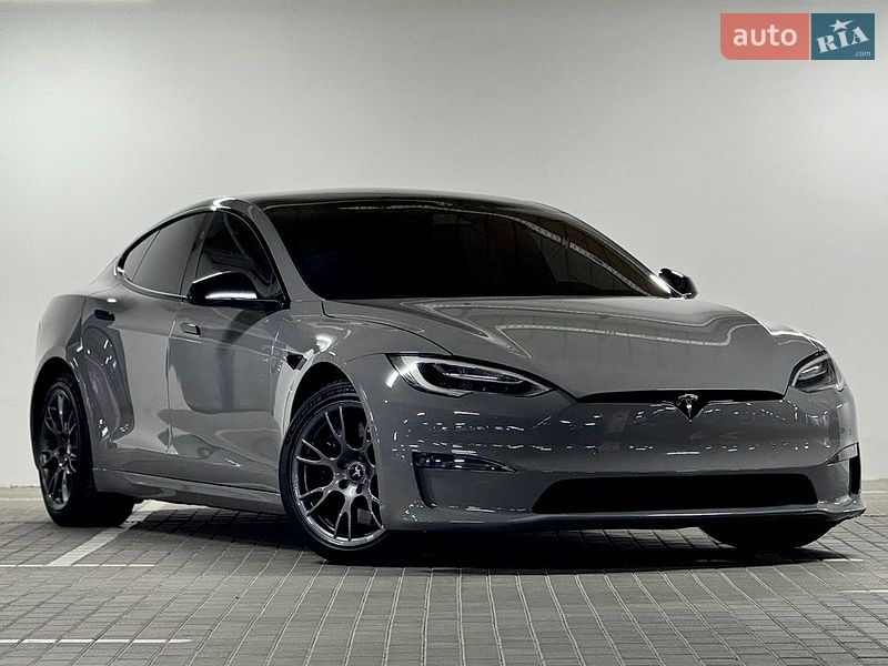 Tesla Model S 2021