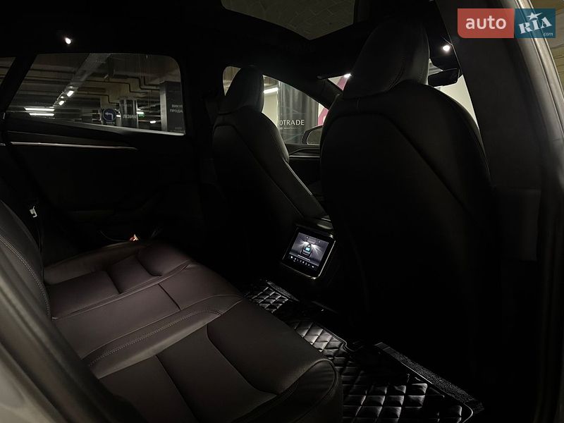 Ліфтбек Tesla Model S 2021 в Києві