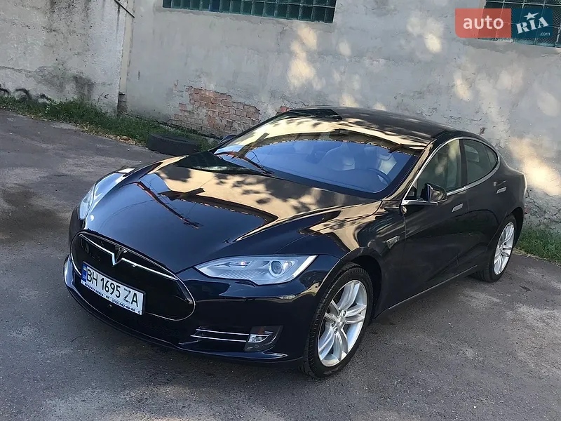 Tesla Model S 2013