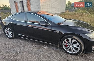 Лифтбек Tesla Model S 2015 в Киеве фото 24 Лифтбек Tesla Model S 2015 в Киеве