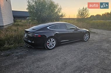 Лифтбек Tesla Model S 2015 в Киеве фото 23 Лифтбек Tesla Model S 2015 в Киеве