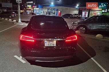 Лифтбек Tesla Model S 2015 в Киеве фото 29 Лифтбек Tesla Model S 2015 в Киеве