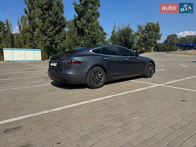 Ліфтбек Tesla Model S 2020 в Дніпрі