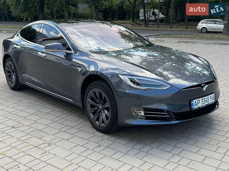Ліфтбек Tesla Model S 2020 в Дніпрі