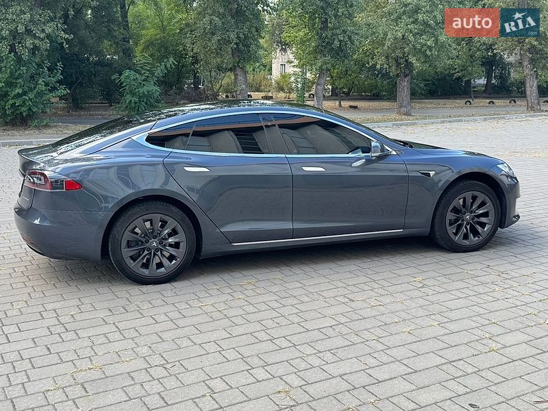 Ліфтбек Tesla Model S 2020 в Дніпрі