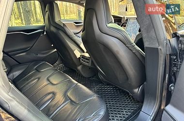 Лифтбек Tesla Model S 2016 в Киеве