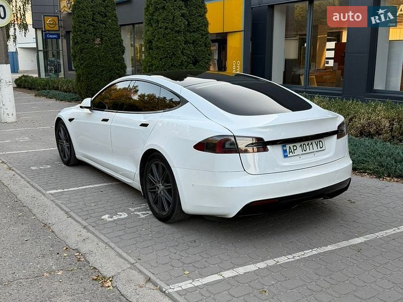 Ліфтбек Tesla Model S 2021 в Дніпрі фото 25 Ліфтбек Tesla Model S 2021 в Дніпрі