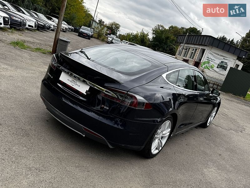 Лифтбек Tesla Model S 2013 в Луцке
