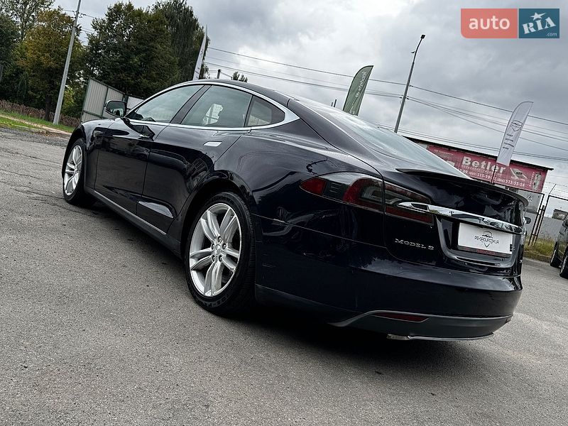 Лифтбек Tesla Model S 2013 в Луцке