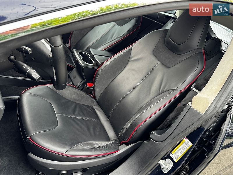 Лифтбек Tesla Model S 2013 в Луцке