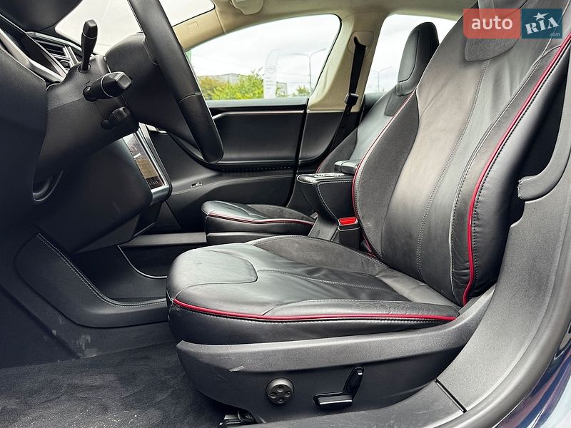 Лифтбек Tesla Model S 2013 в Луцке