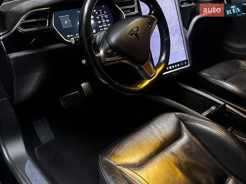 Лифтбек Tesla Model S 2015 в Киеве фото 16 Лифтбек Tesla Model S 2015 в Киеве