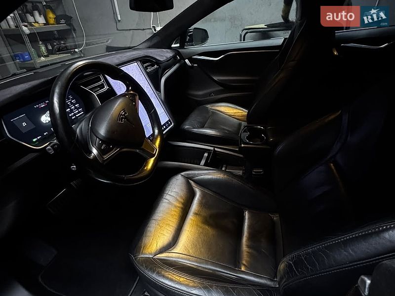 Лифтбек Tesla Model S 2015 в Киеве фото 17 Лифтбек Tesla Model S 2015 в Киеве