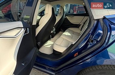 Лифтбек Tesla Model S 2018 в Виннице