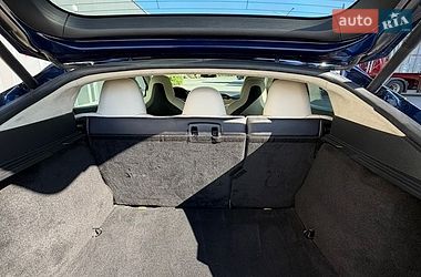 Лифтбек Tesla Model S 2018 в Виннице