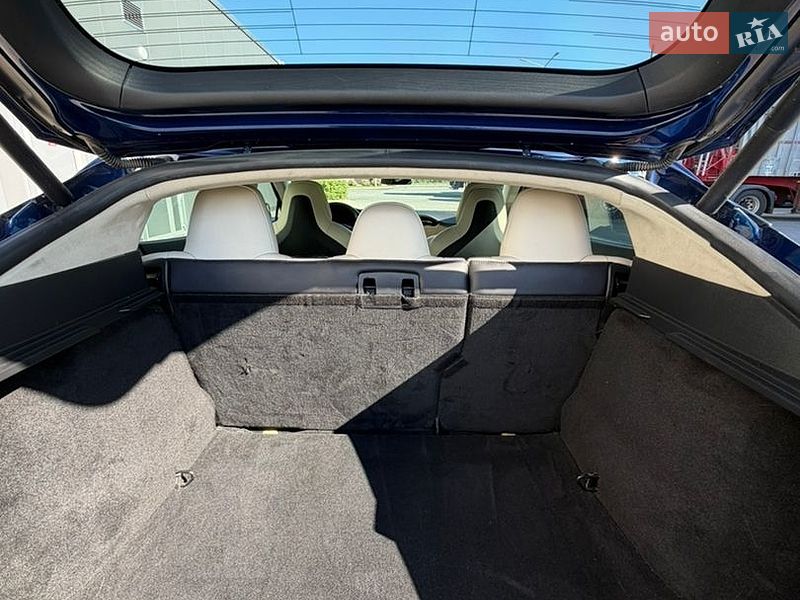 Лифтбек Tesla Model S 2018 в Виннице