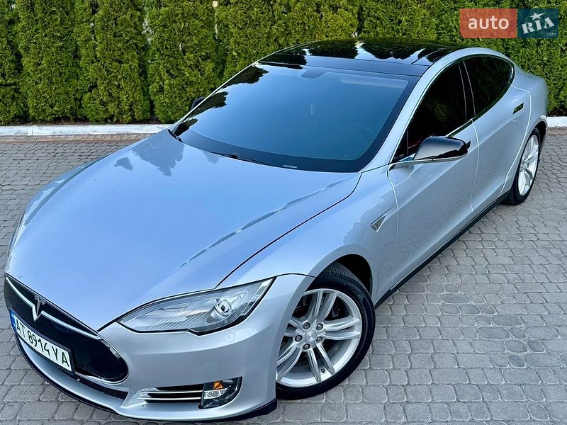 Лифтбек Tesla Model S 2013 в Трускавце