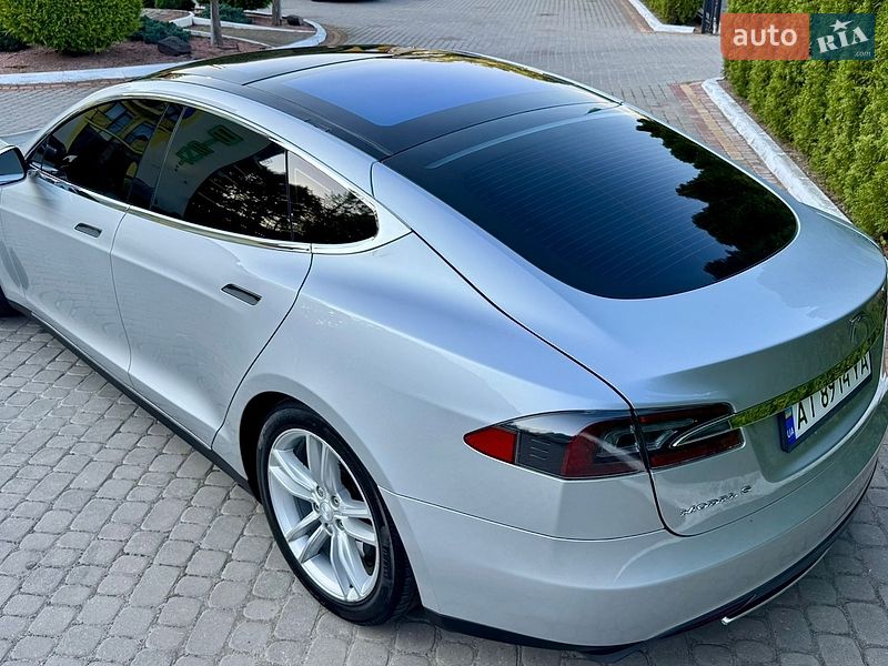 Лифтбек Tesla Model S 2013 в Трускавце