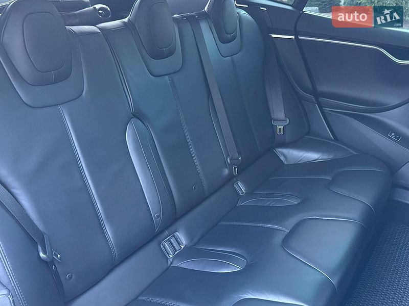 Лифтбек Tesla Model S 2013 в Трускавце