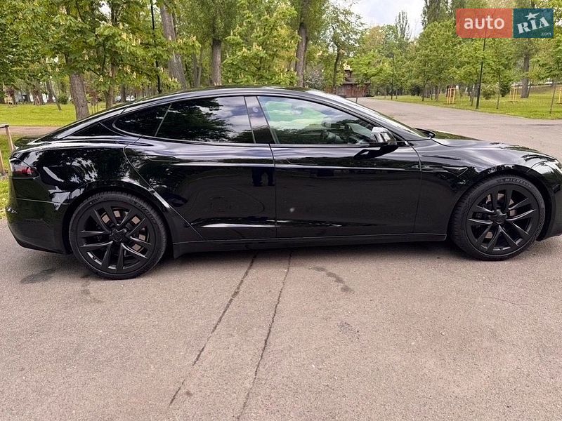 Лифтбек Tesla Model S 2022 в Киеве