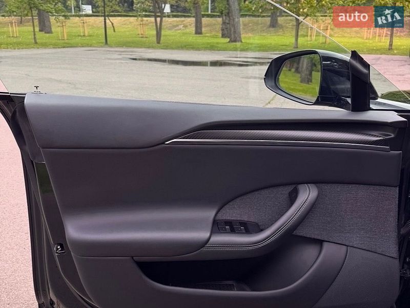 Лифтбек Tesla Model S 2022 в Киеве