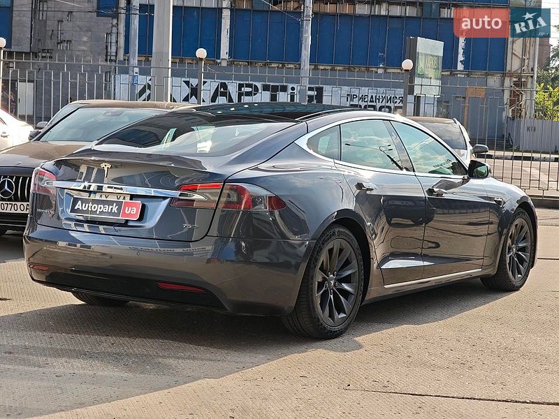 Лифтбек Tesla Model S 2018 в Харькове фото 11 Лифтбек Tesla Model S 2018 в Харькове
