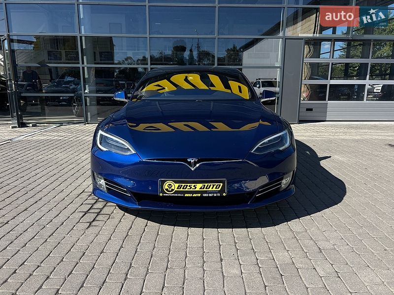 Лифтбек Tesla Model S 2018 в Ивано-Франковске