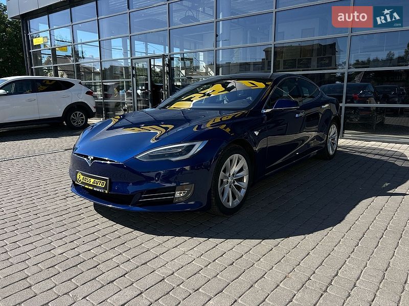 Лифтбек Tesla Model S 2018 в Ивано-Франковске