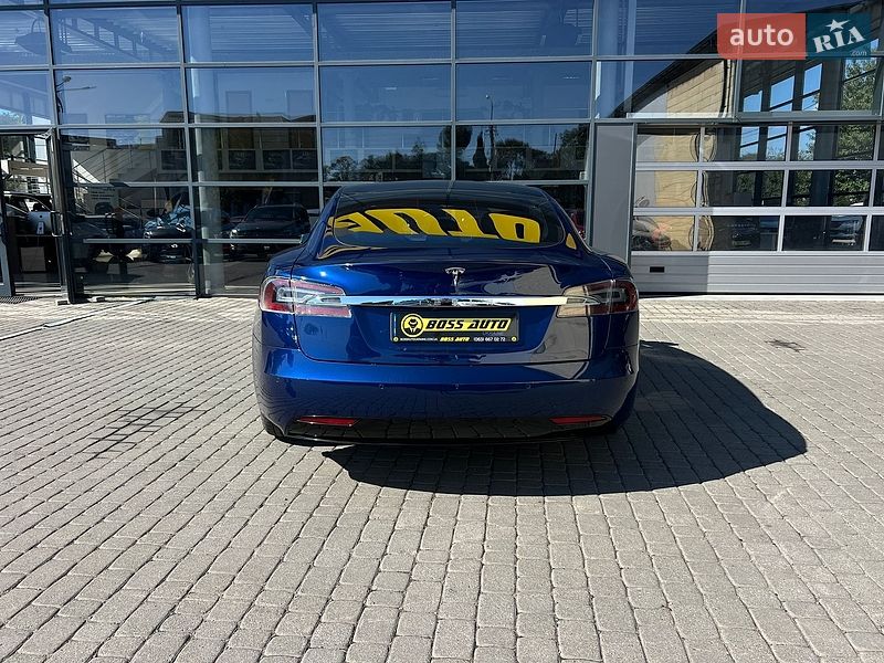 Лифтбек Tesla Model S 2018 в Ивано-Франковске