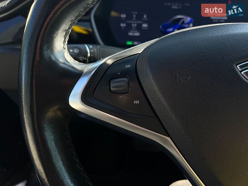 Лифтбек Tesla Model S 2018 в Ивано-Франковске