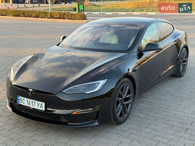 Tesla Model S 2021
