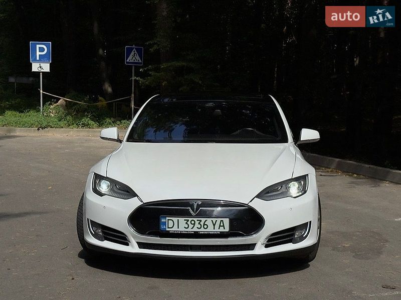Ліфтбек Tesla Model S 2016 в Львові фото 2 Ліфтбек Tesla Model S 2016 в Львові