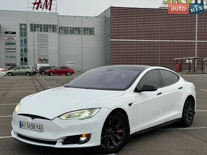 Tesla Model S 2013