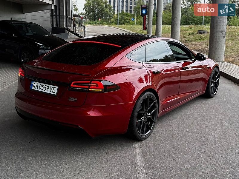 Ліфтбек Tesla Model S 2024 в Києві