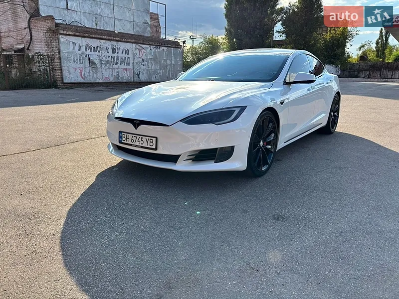 Tesla Model S 2016