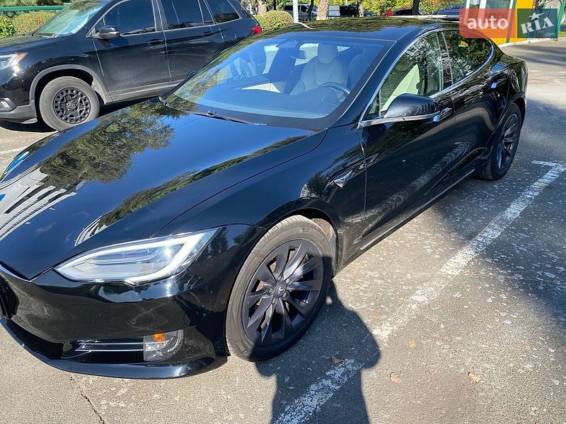 Лифтбек Tesla Model S 2020 в Киеве фото 8 Лифтбек Tesla Model S 2020 в Киеве