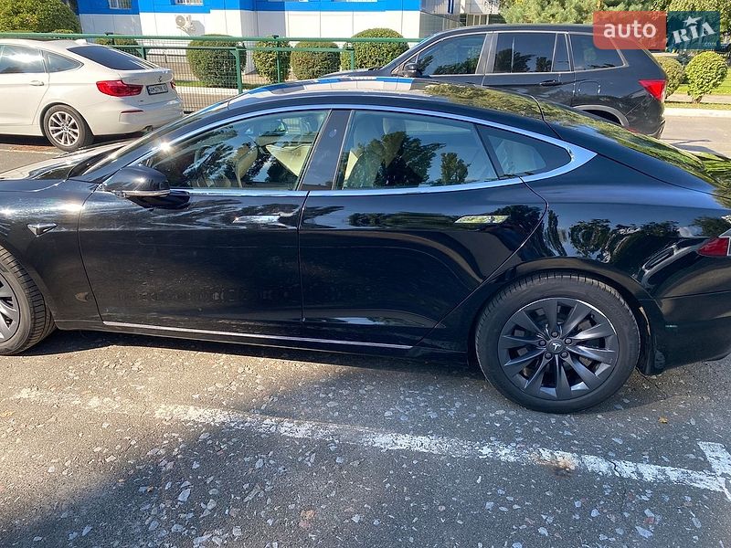 Лифтбек Tesla Model S 2020 в Киеве фото 9 Лифтбек Tesla Model S 2020 в Киеве