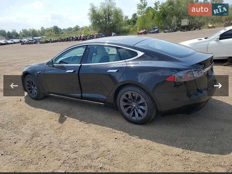 Лифтбек Tesla Model S 2020 в Киеве фото 20 Лифтбек Tesla Model S 2020 в Киеве