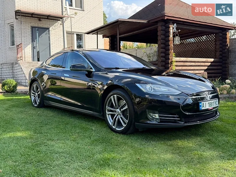 Tesla Model S 2013