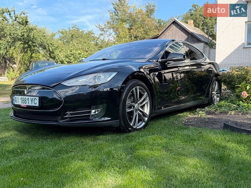 Лифтбек Tesla Model S 2013 в Киеве