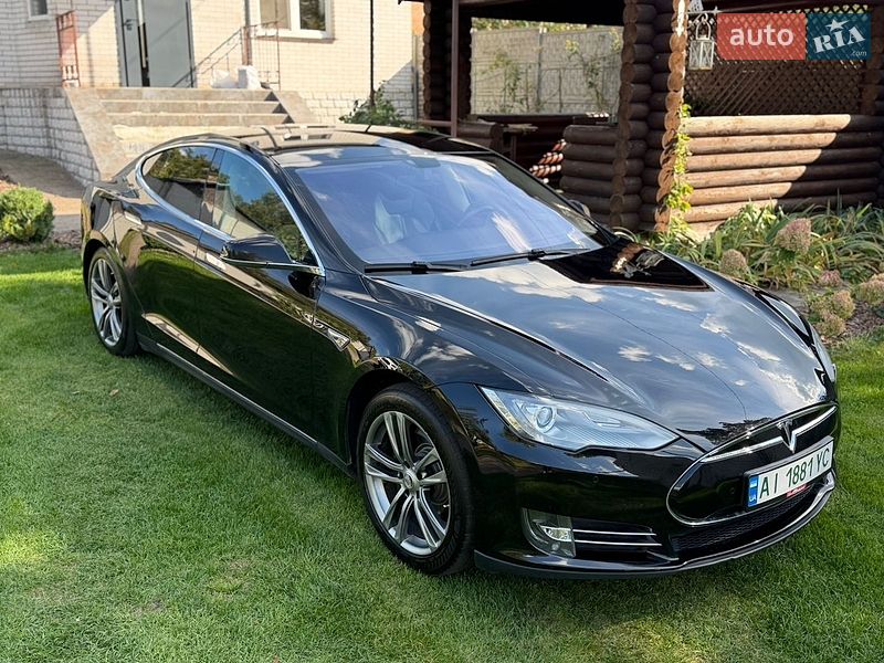 Лифтбек Tesla Model S 2013 в Киеве