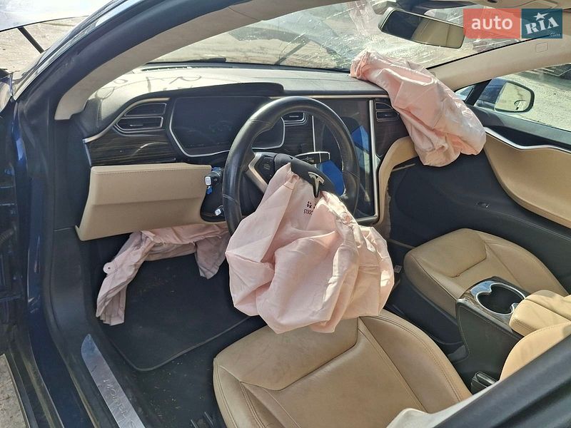 Ліфтбек Tesla Model S 2015 в Миколаєві фото 5 Ліфтбек Tesla Model S 2015 в Миколаєві